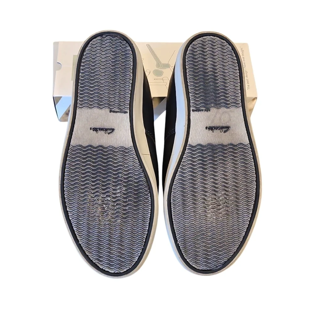 Clarks Navy/Neon Yellow Shoes